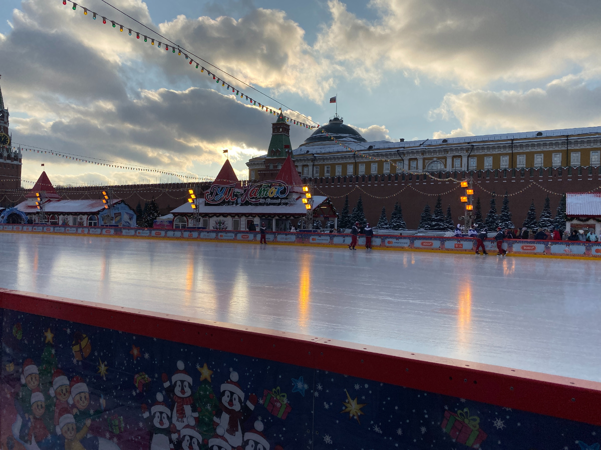 Кремль и каток ГУМ, фото автора блога Дно Мещанства, декабрь 2022
