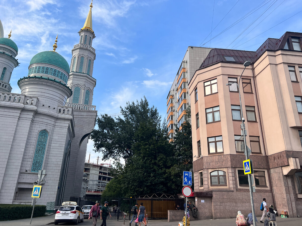 Мечеть и Выползов переулок, фото автора блога Дно Мещанства, август 2022