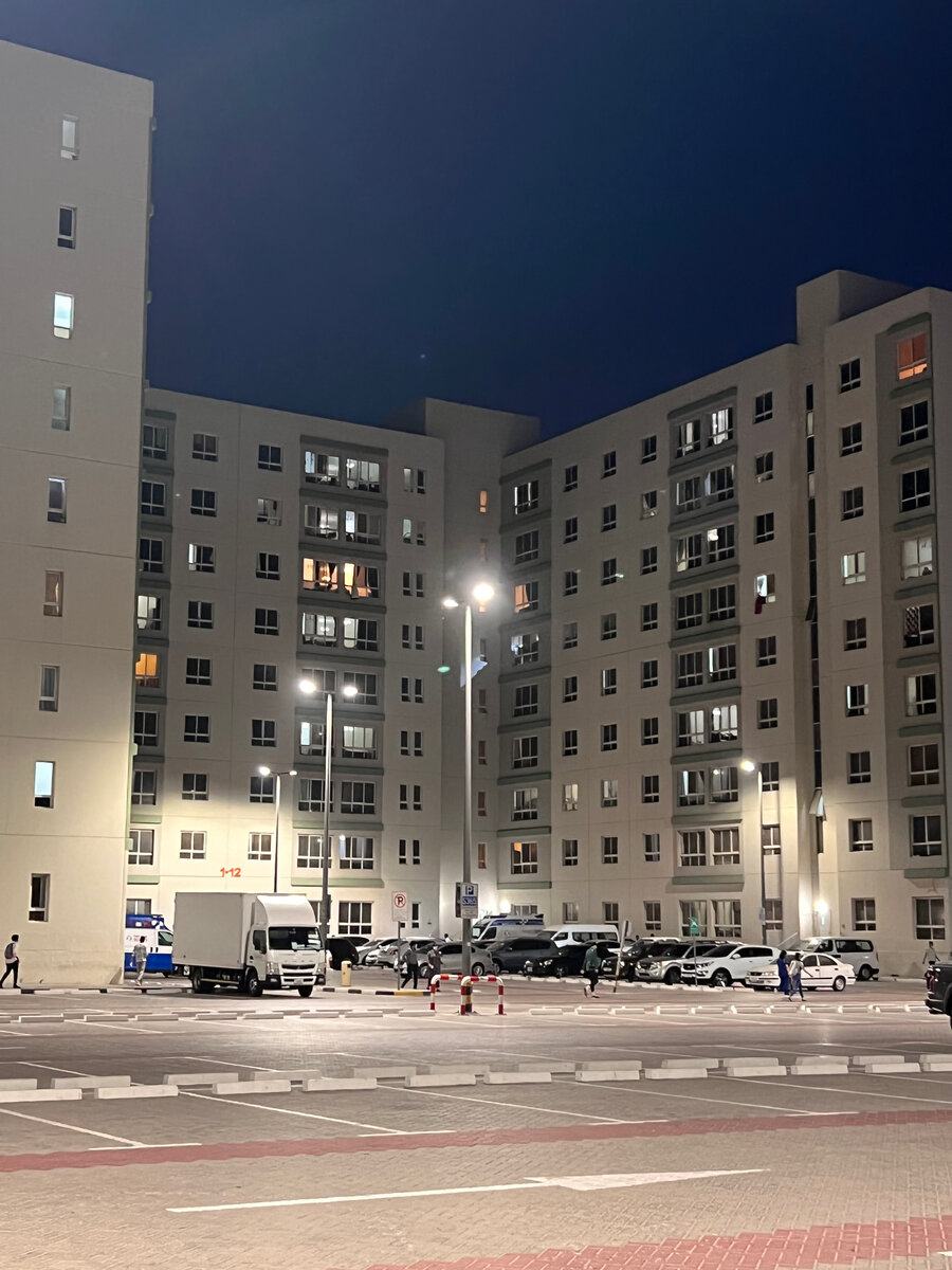 Парковка во дворе,Фото автора блога Дно Мещанства