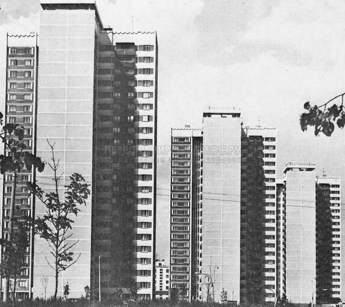 Те же дома П-4, но еще в 1970-е. 