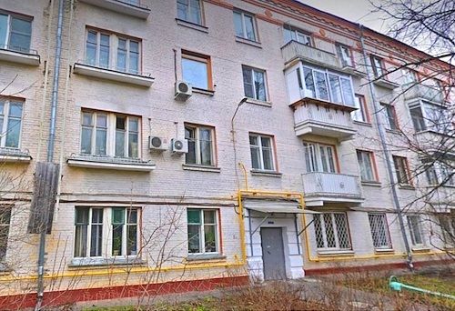 Фасад II-14, характерные окна