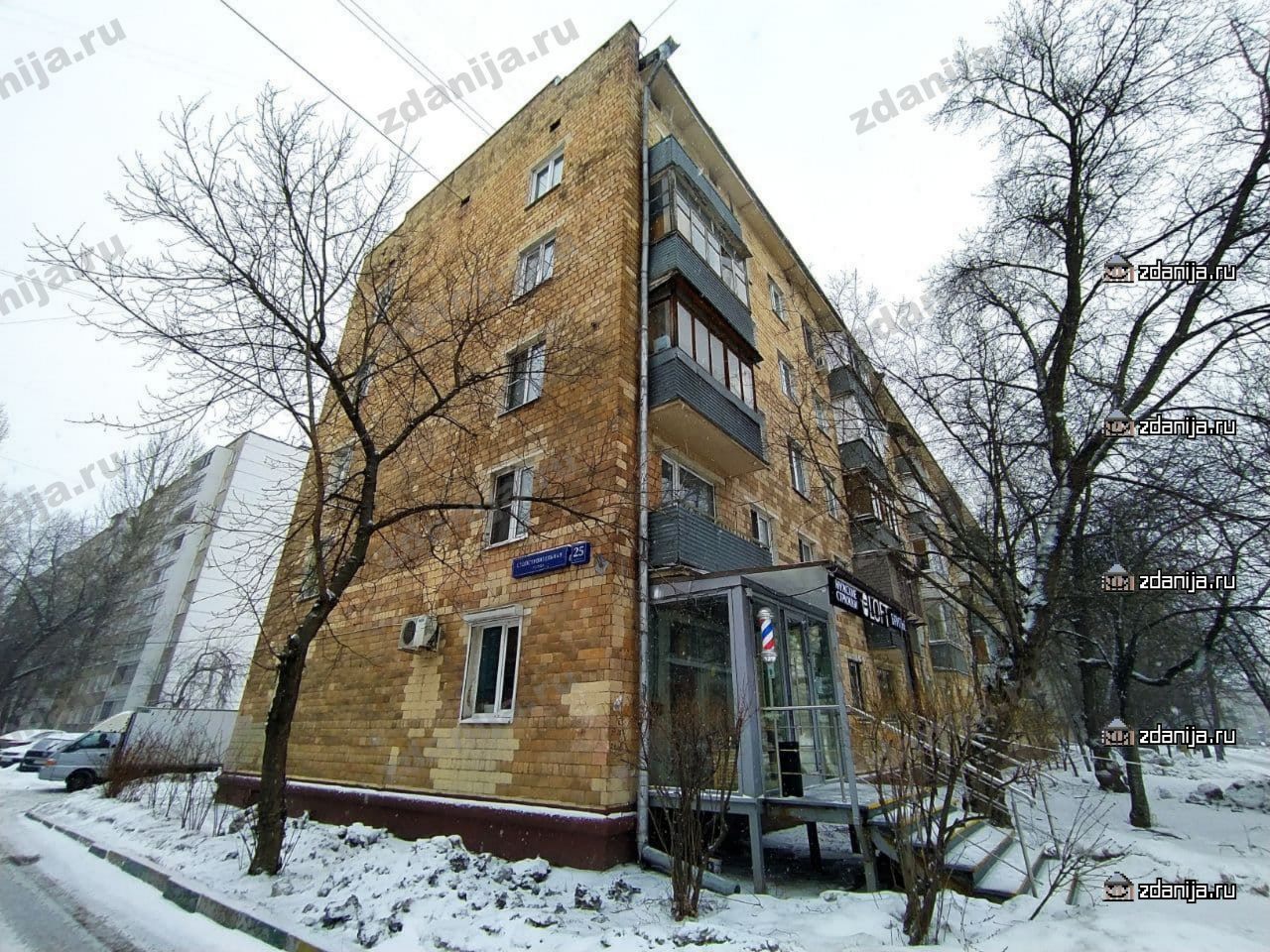 Дом серии 1-511 с внешним лифтом