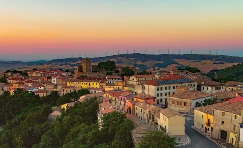 Бизачче - коммуна в Италии. Поселок  почти заброшен. Фото CNN Travel